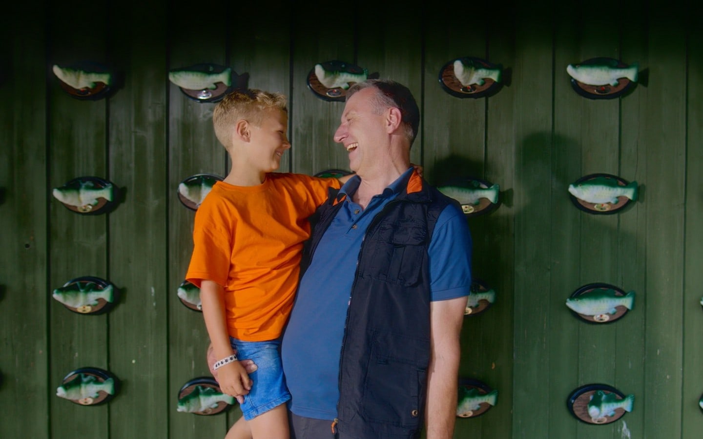 Das Opa-Enkel-Gespann symbolisiert die Nachhaltigkeit