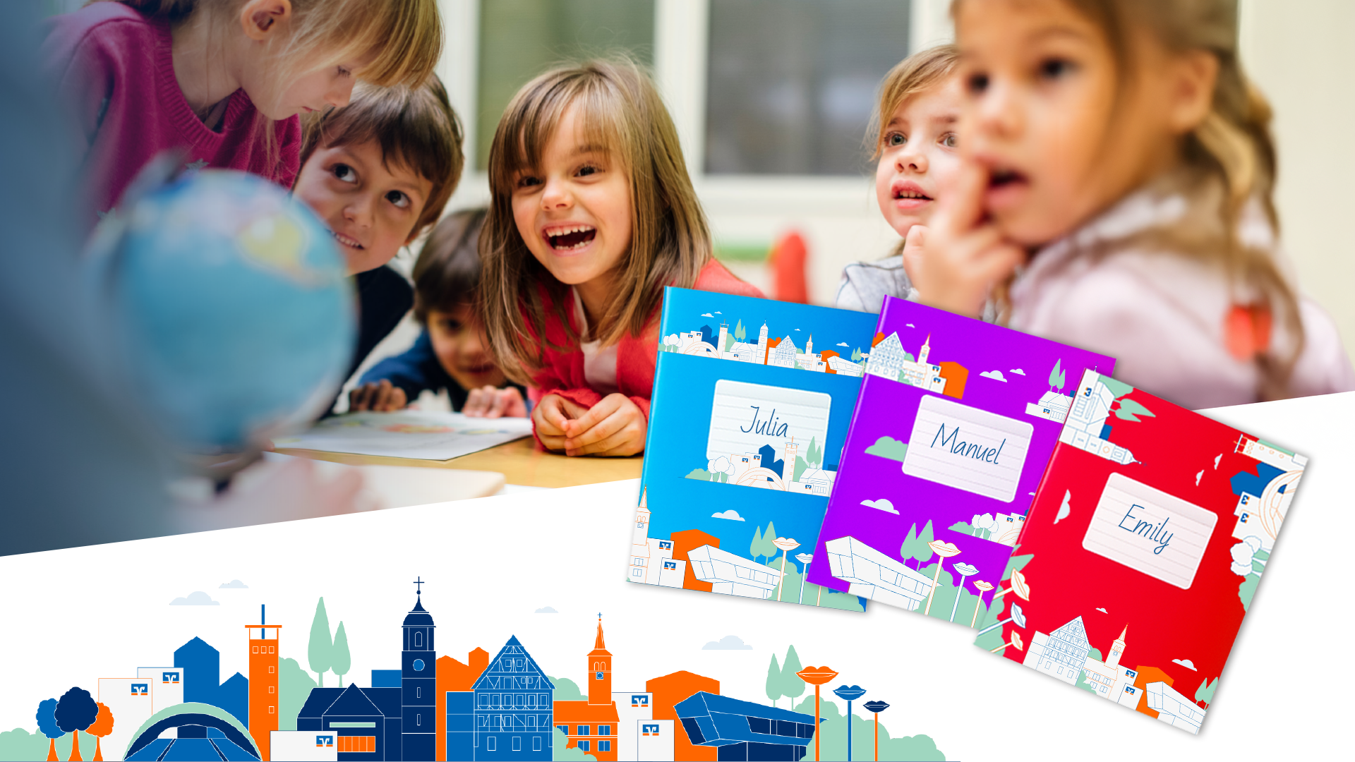 Man sieht eine Collage aus einem Foto mit kleinen Schulkindern, 3 gestalteten Schreibheften mit der Skyline von Filder und einzeln nochmal das Mastermotiv der Skyline von Filder dazu.